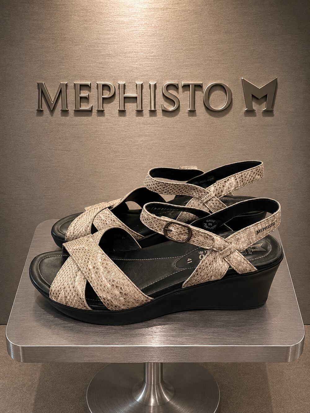 Mephisto Air-Relax Embossed Leather Wedge Sandals EU 41 US 11